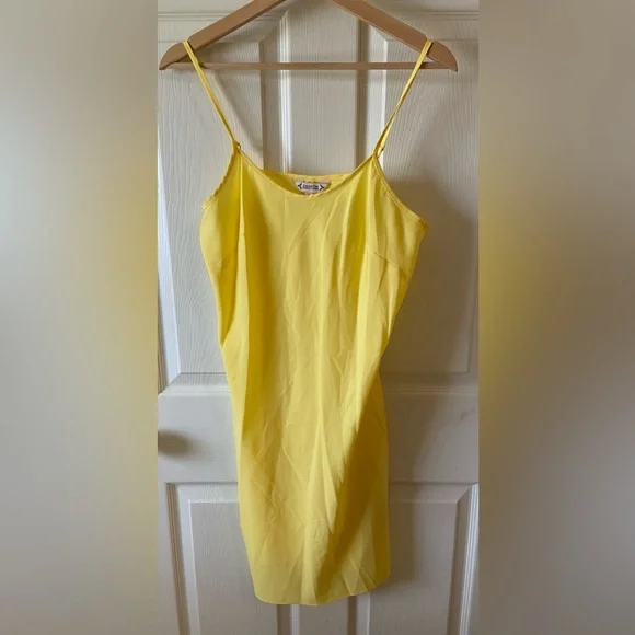 Nanette Lepore Sunny Yellow Dress size 2 (oversized) - Picture 3 of 8